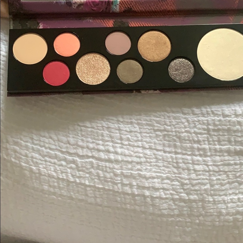 Mac Risktaker eyeshadow - Picture 2 of 3